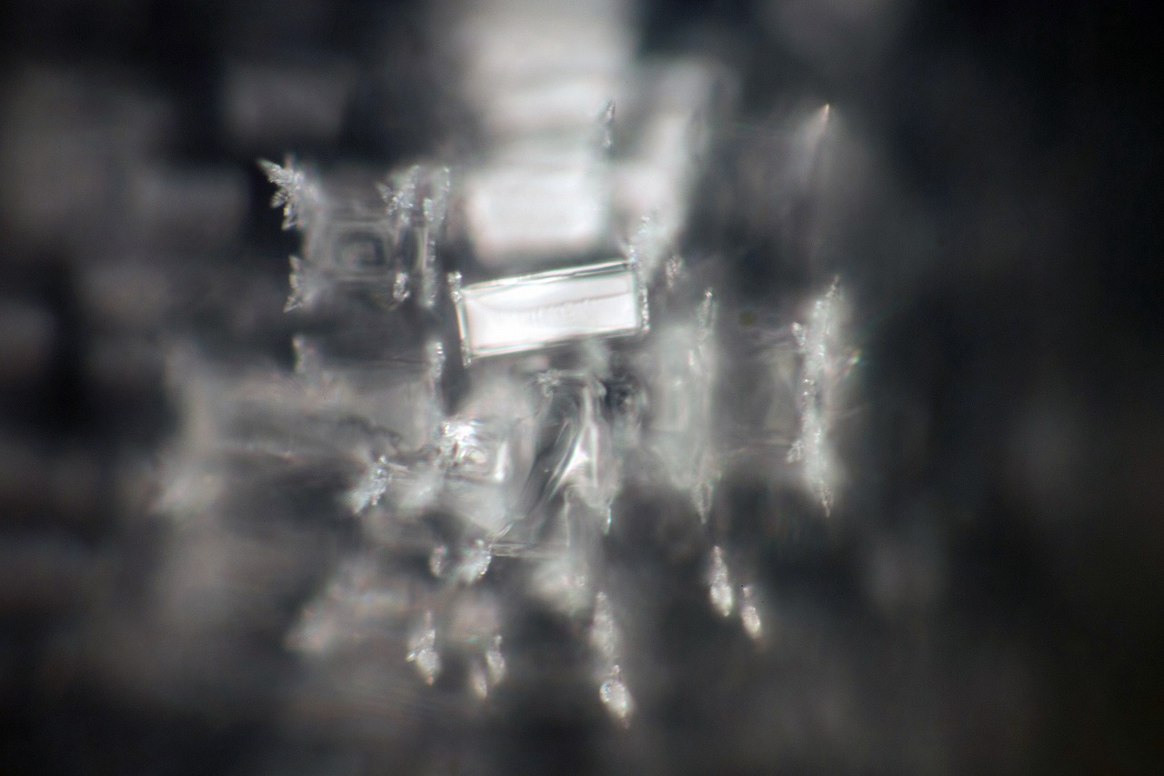 200 mW laser crystal photograph 4 of 30