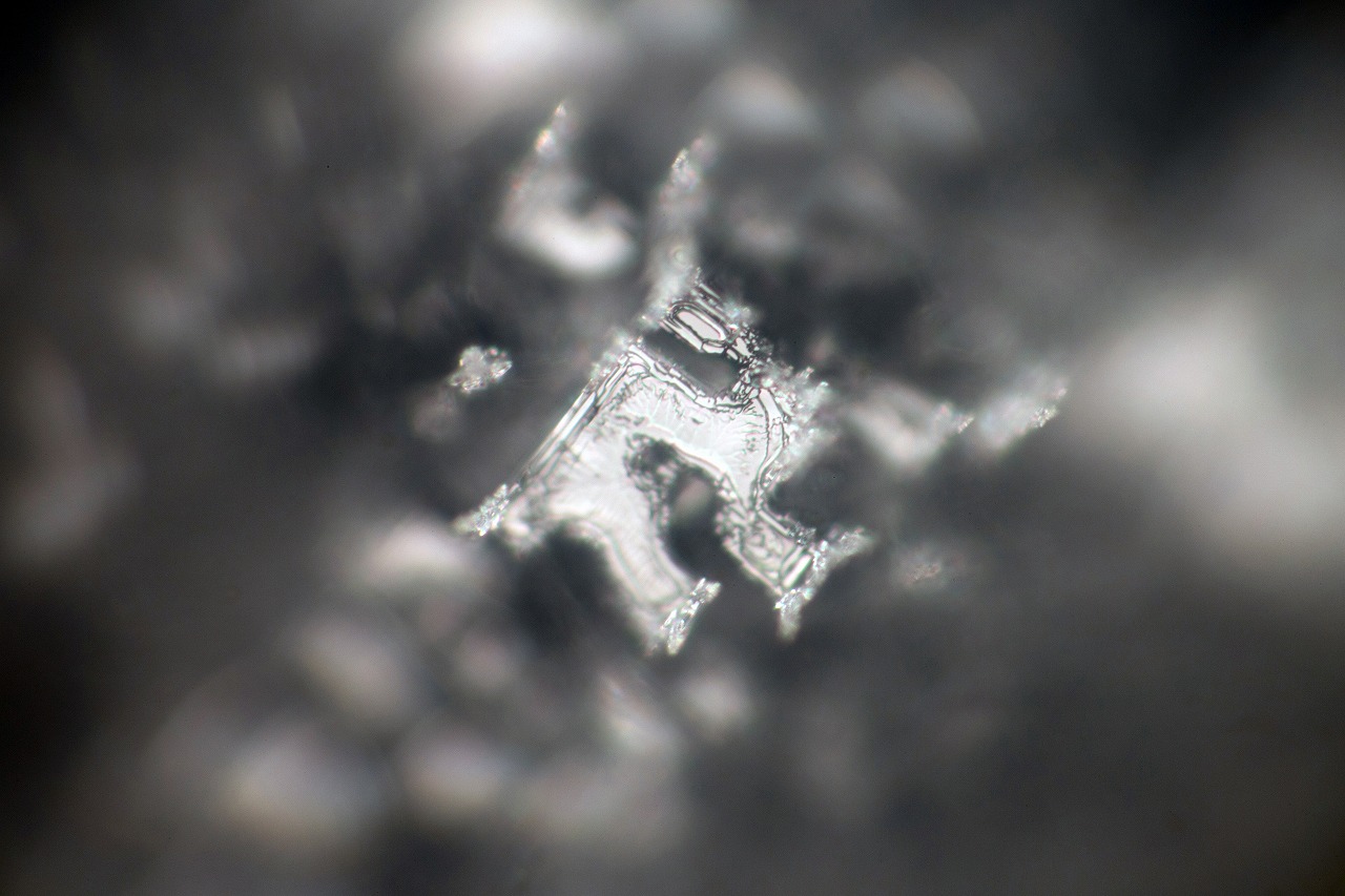 50 mW laser crystal photograph 6 of 29