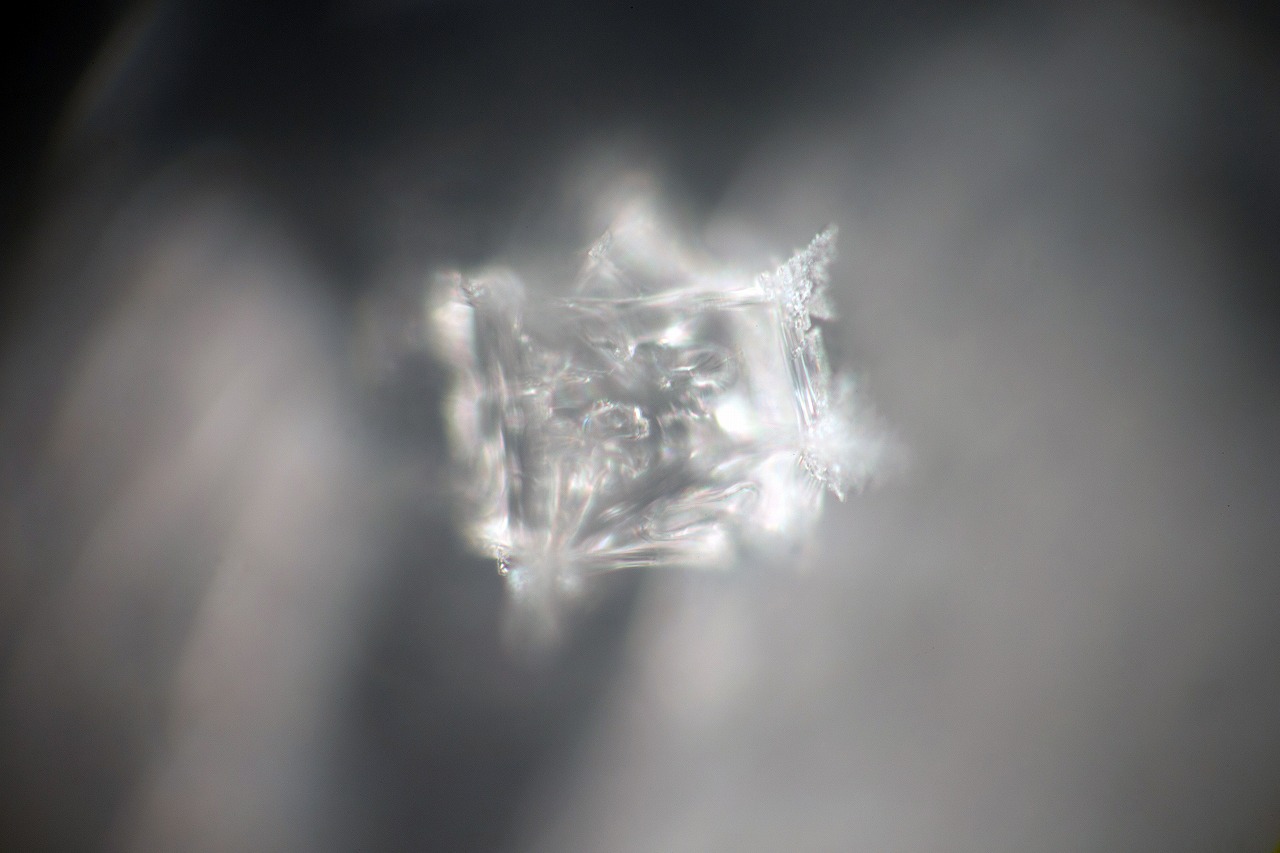 50 mW laser crystal photograph 7 of 29
